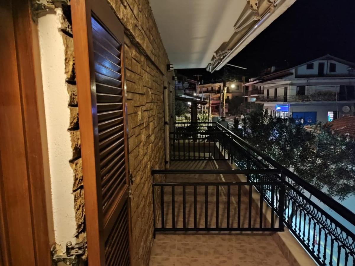 Ξενώνας Φωτεινη Ouranoupoli Esterno foto