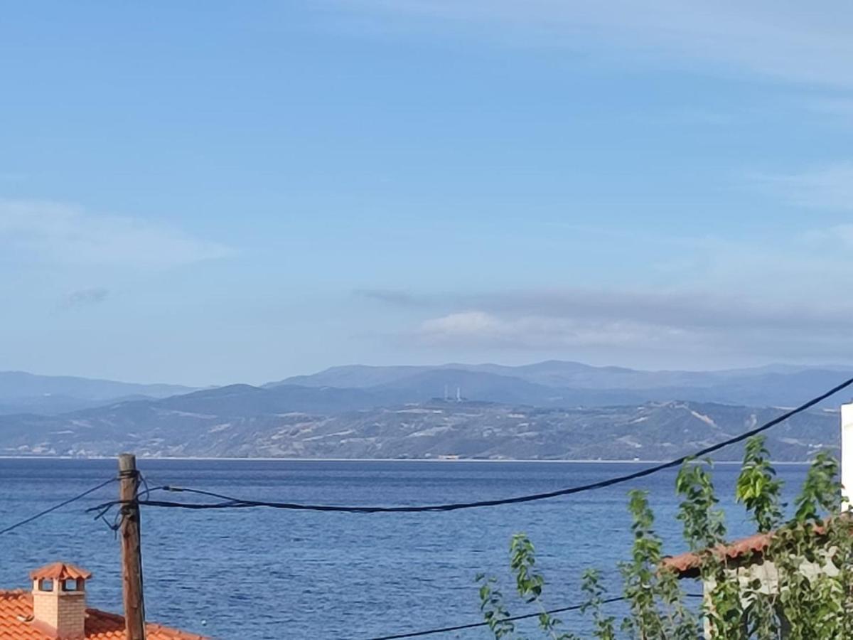 Ξενώνας Φωτεινη Ouranoupoli Esterno foto